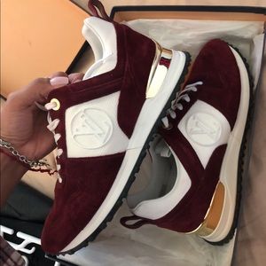 Louis Vuitton runaway sneakers 🌹